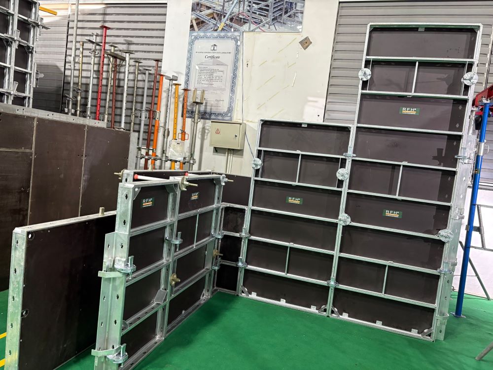 set up photo.jpg set up photo.jpg